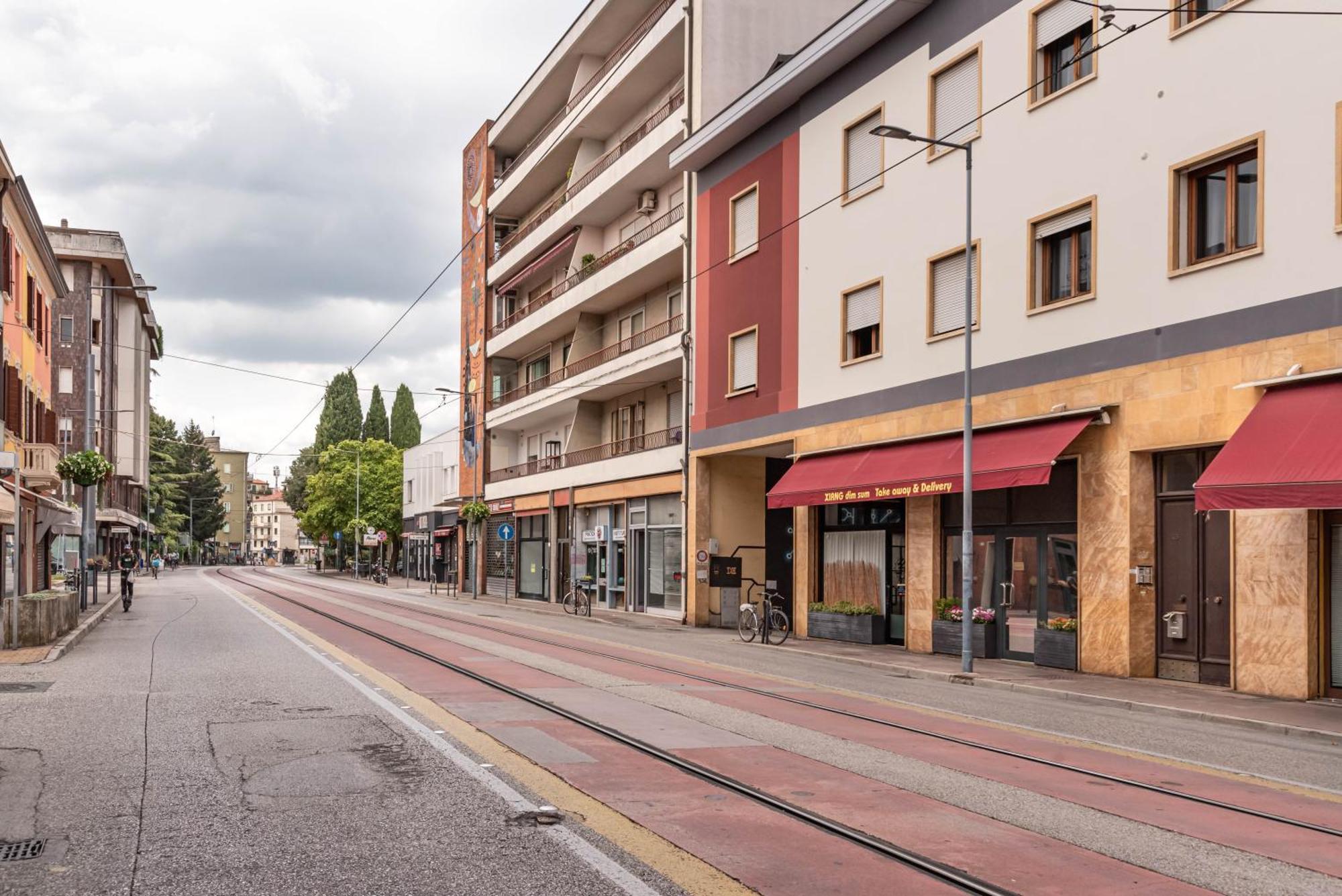 Italstay - Aspetti Shining 9 - 2 Min Tram Stop Padova Luaran gambar